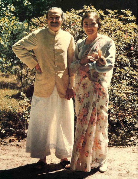Lat April 1952 : Meher Baba standing with Mehera Irani on the Meher Center, Myrtle Beach, SC.