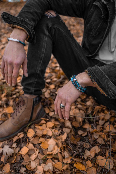 BEHERO Designer Armband aus türkisblauem Apatit getragen von Sasha Sasse