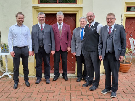 Vorstandschaft Sängergruppe Albachtal v.l. Philipp Laurer, Peter Windsheimer, Helmut Kratzer, Werner Prügel, Christian Walz und Thomas Niebler