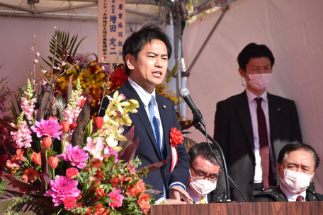 平塚市議会議員　数田としき　三期目　写真①