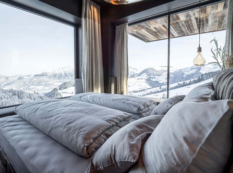 Hotel Neueröffnungen in Tirol 2021 - Kraftalm - Kitzbüheler Alpen, Wilder Kaiser, Brixental, ideal für den Traumurlaub in den Bergen, Wanderurlaub, Skiurlaub, Wellnessurlaub, Flitterwochen und Hochzeiten #mountainhideaways Foto: ©Defrancesco Photography