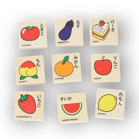 もじ積み木は贈り物にぴったりです。ひらがなと英語の知育玩具！ギフト包装と熨斗対応も可能で、出産祝や誕生日祝いにおすすめ。積み木や木製玩具は知育に役立ち、赤ちゃんから1歳半まで楽しめます。英語やひらがなの学習にも最適です。手作りの創造的な遊びで空間認識能力を発達させましょう。野首の積み木はモンテッソーリ教育に基づいており、女の子も男の子も喜ぶおもちゃです。発達や指先の動きを育み、認知症予防にも効果的です。親子の絆を深めるプレゼントとして、誕生日にぜひお選びください。