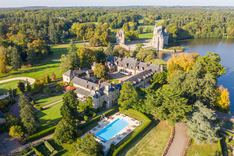 Stylish wedding entertainment across Loire-Atlantique châteaux and manors.