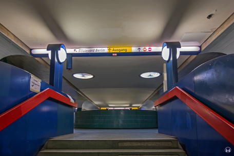 Das Ensemble U - Bahnhof Schloßstraße. Treppenaufgang zum Verteilergeschoss.