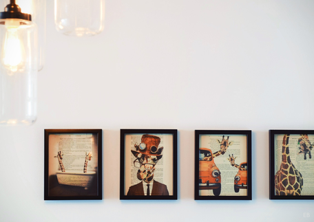 Ausstellung Werke an Wand