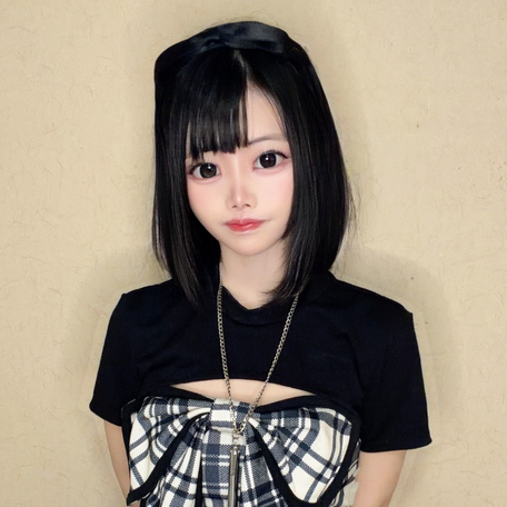 杉山ひな
