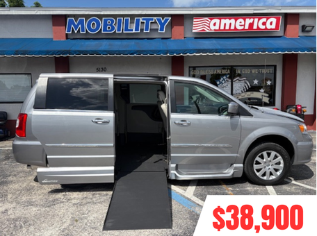 2015 Chrysler Wheelchair Vans