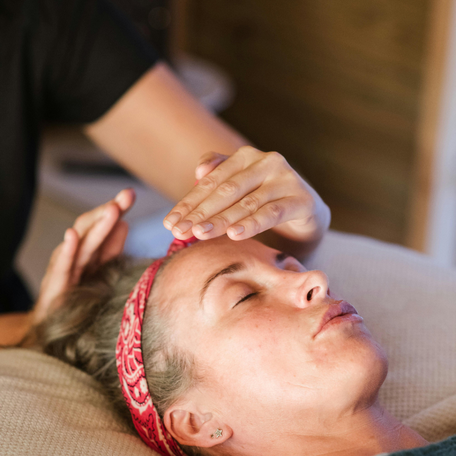 Chakra Balancing Session mit Heilsteinen, Kristallen, Stimmgabeln und Klang