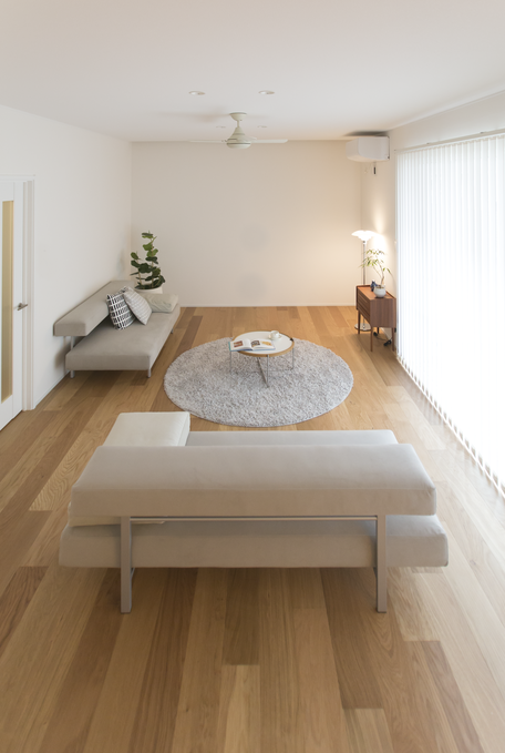 louis poulsen 「PH3 1/2-2 1/2 FLOOR」、Carl Hansen & Son「CH417」