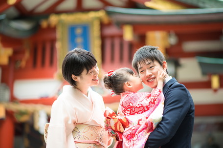 七五三撮影　出張カメラマン　出張撮影　北井香苗　３歳七五三　日枝神社　家族写真　ロケーションフォト　七五三　