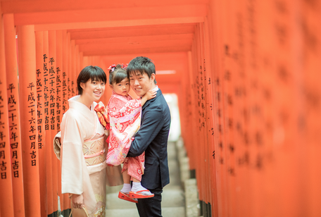 七五三撮影　出張カメラマン　北井香苗　出張撮影　３歳七五三　日枝神社　家族写真　ロケーションフォト　七五三　