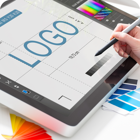 Grafikdesigner beim Arbeiten