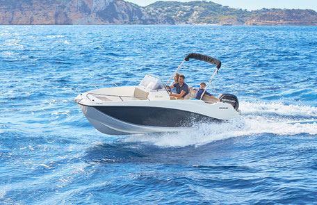 Location Bateau A Moteur Louer Coque Open Au Lavandou Var 83 Tarif Prix Etudie Mistral Plaisance Location Louer Bateau Semi Rigide Lavandou Bormes Prix Tarif