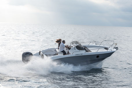 Louer un bateau Idea Marine 70 avec un 225 cv Yamaha chez Mistral plaisance Location au départ du Lavandou