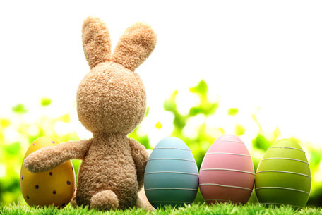 Quelle: http://ostern.bilderu.de/ostern-hase-bunt-eier-25.html