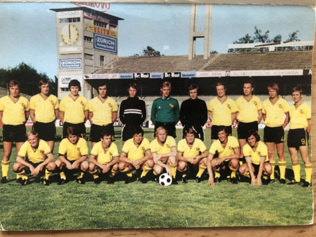 YB Kader 1971/1972 Brutin, Anderegg, Schild, Weissbaum, Eichenberger, Latour, Peters, Havenith, Trümpler, Müller, Messerli, Schmocker, Meier, Widmer, Brenninger, Bosshard, Hug, Marti