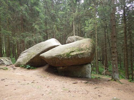Nur wenige Kilometer sind zum Dreibrodestein zu wandern.