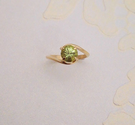 ベビーリング ペリドット