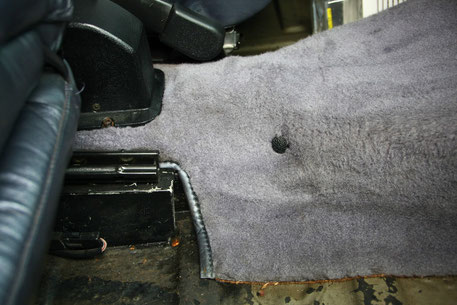 ポルシェのフロアカーペット洗浄クリーニング