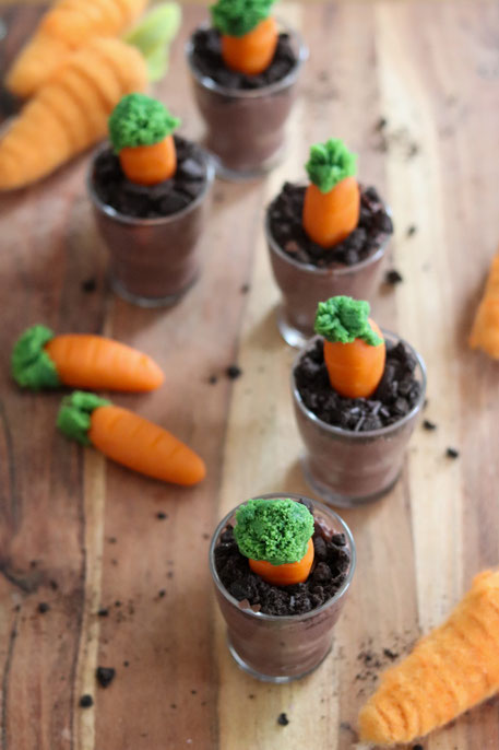 Osterdessert mit Marzipankarotte