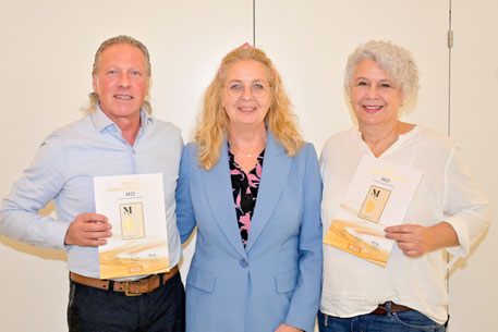 (v.l.n.r) Niklaus Essig, Patrizia Kettner, Generalsekretärin von Dr. Markus Dieth, Martina Essig