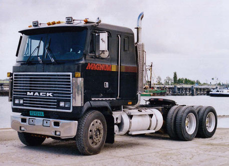 MACK Truck