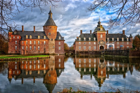 Eines der schönsten Wasserschlösser Europas: Wasserburg Anholt.
