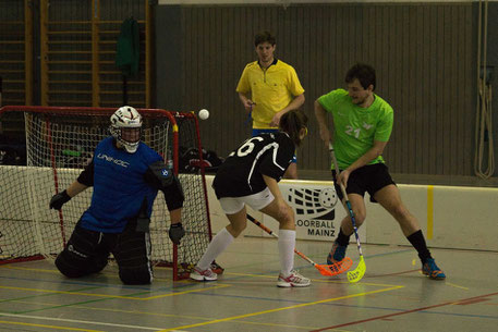 Auch die Nachwuchsspieler werden bei Floorball Mainz früh an den Erwachsenenspielbetrieb ran gezogen