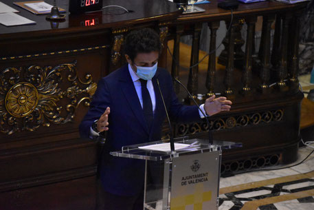 Carlos Mundina, en el pleno del Ayuntamiento de Valencia