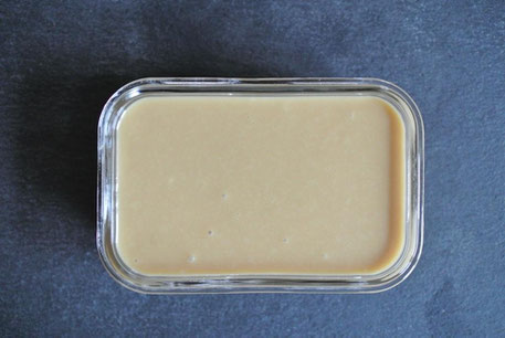 Karamellcreme mit weißer Schokolade