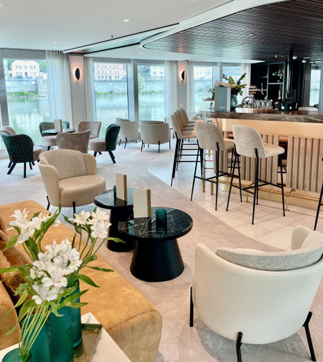 AMADEUS Riva Panorama Lounge