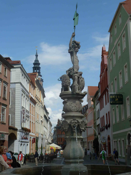 Der Heroldbrunnen am Obermarkt