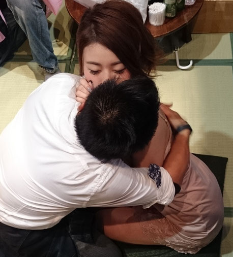 クリアファイル越しのキスなのでご安心を!(・∀・)b (何を安心するんだw)