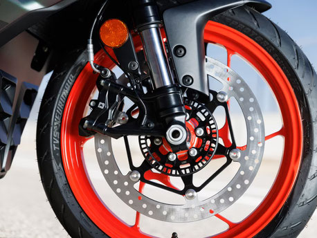 Aprilia RS 457 - Ansicht - Rechte Bremsanlage mit Vorderrad