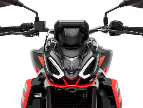Aprilia Tuono 457 - Frontansicht von LED Scheinwerfer und Lenker