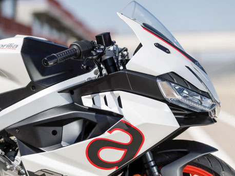 Aprilia RS 457 - Ansicht - Verkleidung vorne Seitenansicht rechts