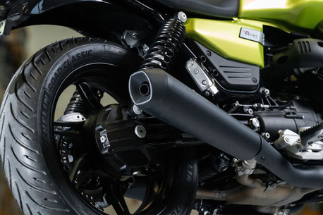 Moto Guzzi V7 Sport - Detail - Ansicht Auspuffanlage und Hinterradschwinge
