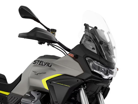 Moto Guzzi Stelvio - Detail - Ansicht Frontscheibe mit LED Scheinwerfer