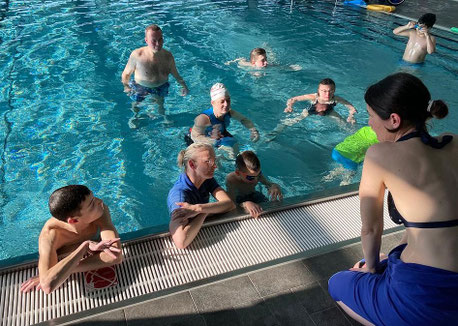 Kinder/Jugendliche im Langwasserbad
