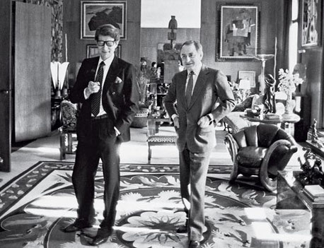 Pierre Bergé et Yves Saint Laurent, dans leur hotel particulier rue de Babylone à Paris