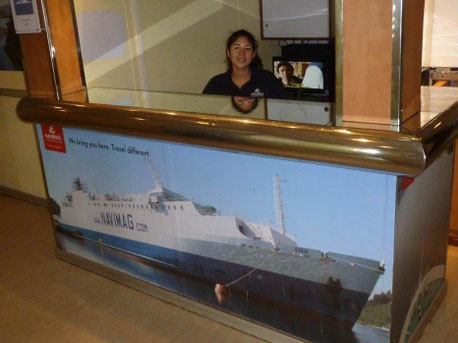 Bild: Ticketverkauf für die Fähre von Puerto Natales nach Puerto Montt