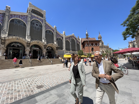 M. José Catalá y Ballester en el Mercado Central de Valencia