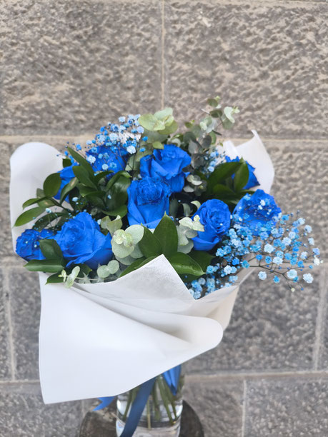 10 Rosas azules preparadas desde 70€.
