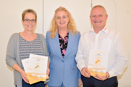 (v.l.n.r) Claudia Oeschger, Patrizia Kettner, Generalsekretärin von Dr. Markus Dieth, Guido Oeschger