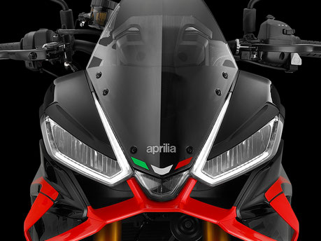 Aprilia Tuono V4 Factory 1100 - Frontansicht des LED Scheinwerfers und der Winglets