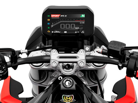 Aprilia Tuono 457 - Ansicht von Tacho Display mit Zündschloss aus Fahrersicht
