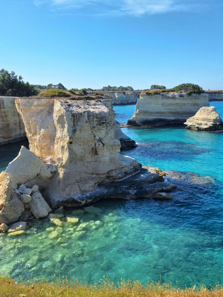 Les Pouilles : Faraglioni (formations rocheuses) de Sant'Andrea