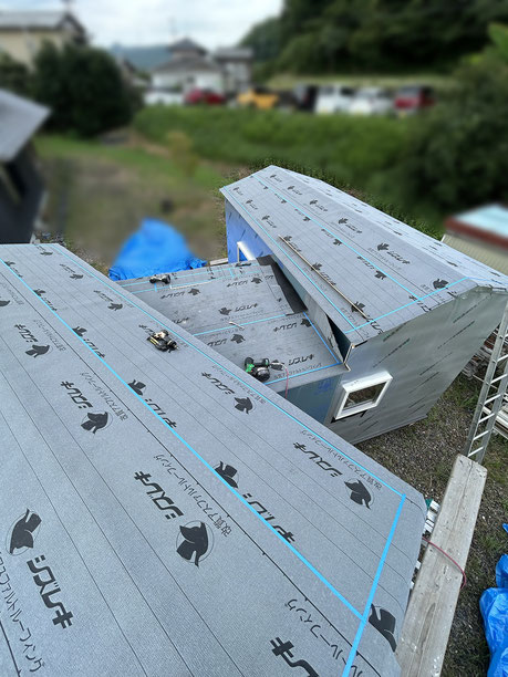 屋根下地、ルーフィング施工の画像