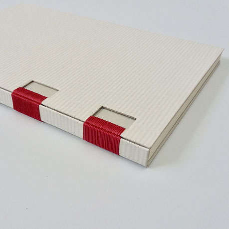 Anne Goy - reliure crisscross - reliure de livre, design du livre - design book - art binding -  secret Belgian binding - crisscross binding, reliure secrète, technique de reliure, reliure simple,  reliure en papier , comment relier , reliure belge