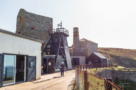 Hölzernes Fördergerüst der Levant Mine in Sant Just in Cornwall, England